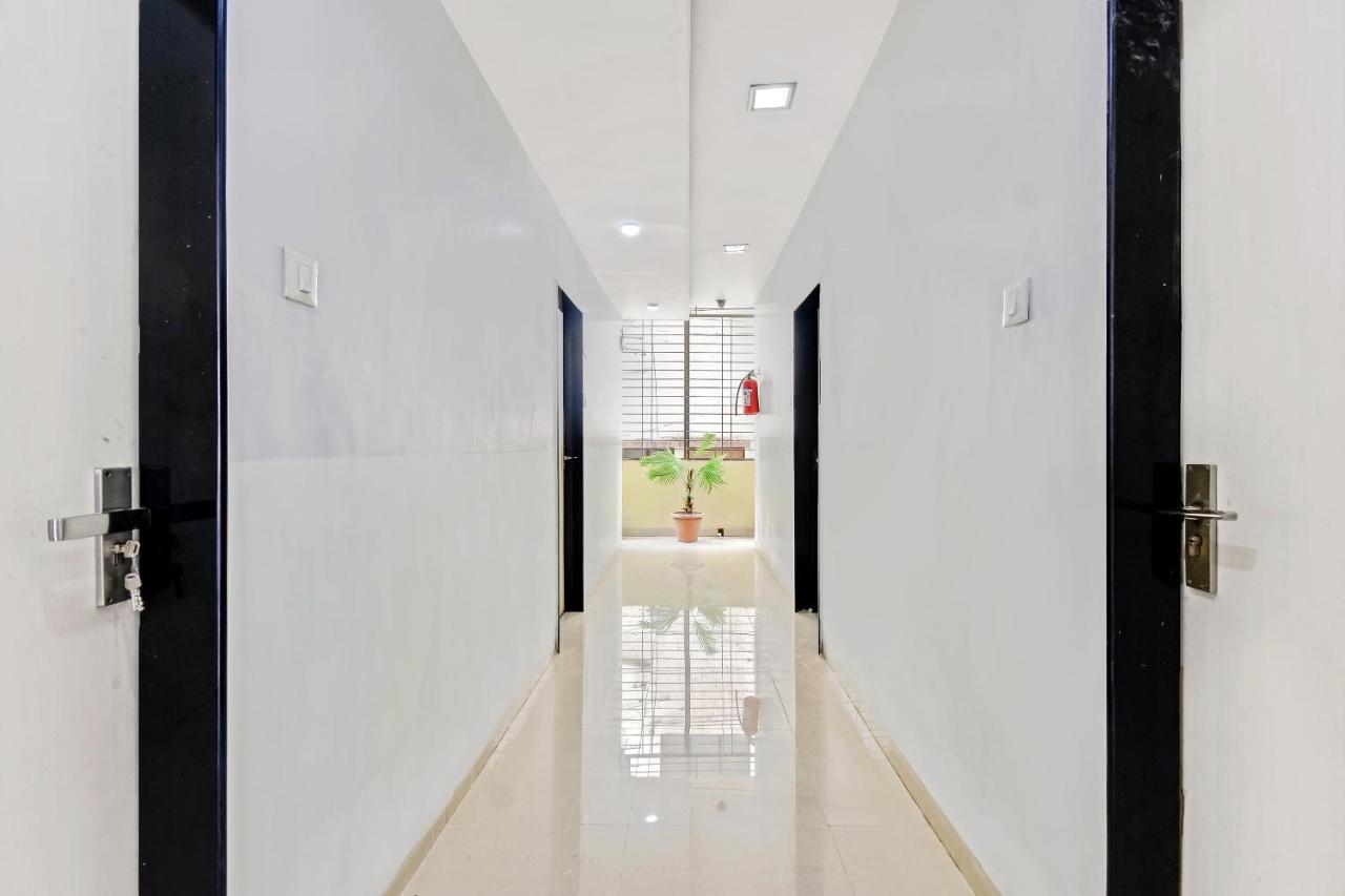Oyo 61308 Hotel Rw International Hingoli Exterior foto